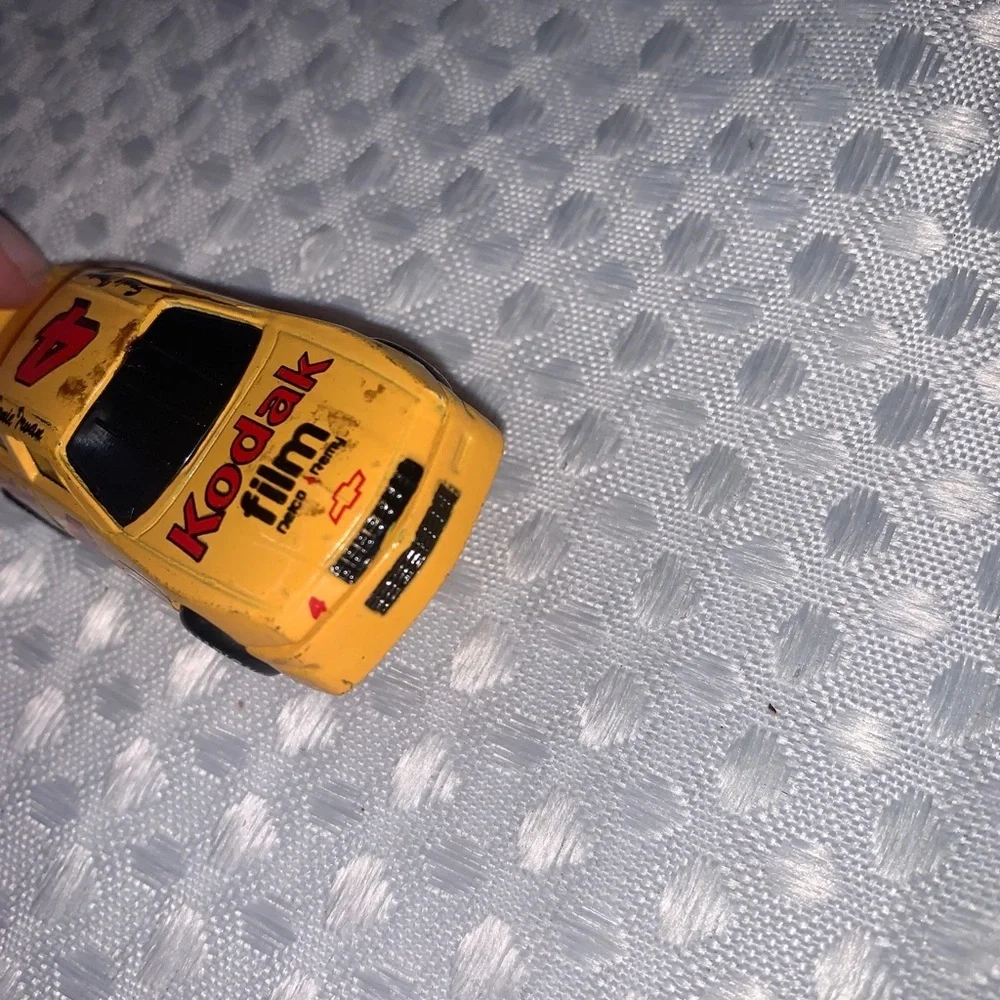 NASCAR Ernie Irvan #4 Kodak Film 1/24 Scale Diecast 1991 Racing Champions.